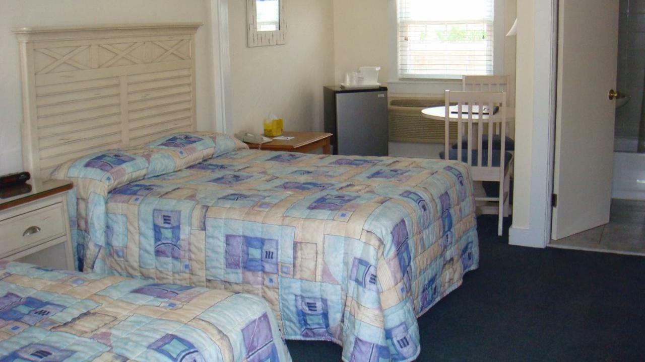 דניס פורט The Colony Beach Motel מראה חיצוני תמונה